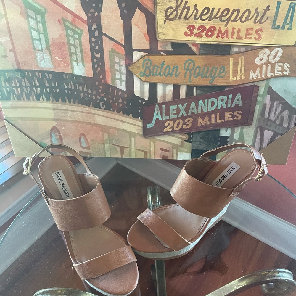 Tan Steve Madden heels